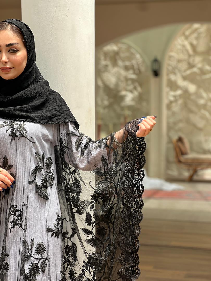ثوب پارچه تور ابریشم دوزی شده